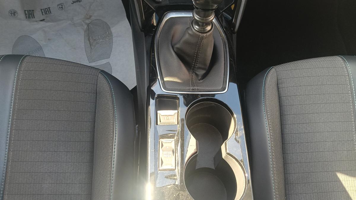 Peugeot 2008 1.5 BlueHDi 110 Allure 5 Porte